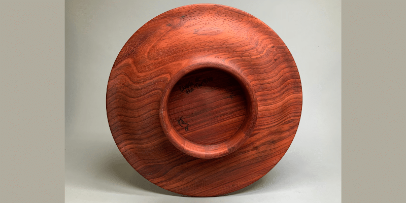 Bottom of platter with shell rim