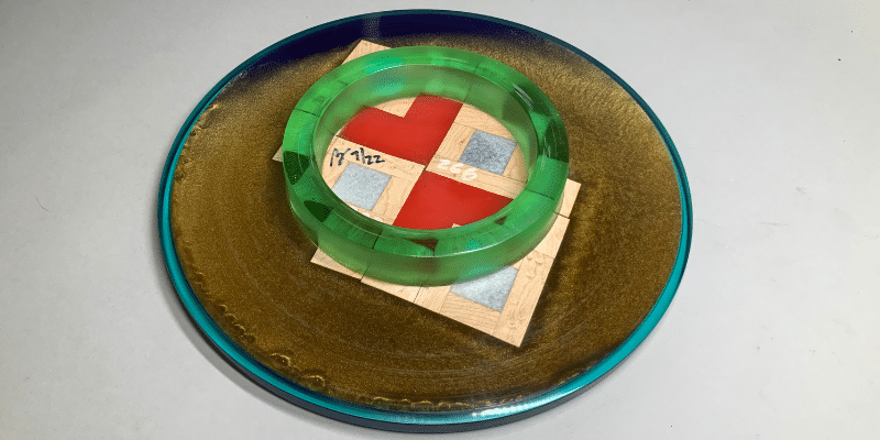 Bottom of platter with shell rim