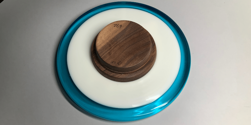 Bottom of platter with shell rim