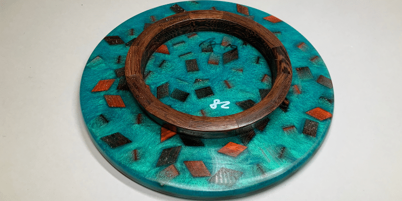 Bottom of platter with shell rim