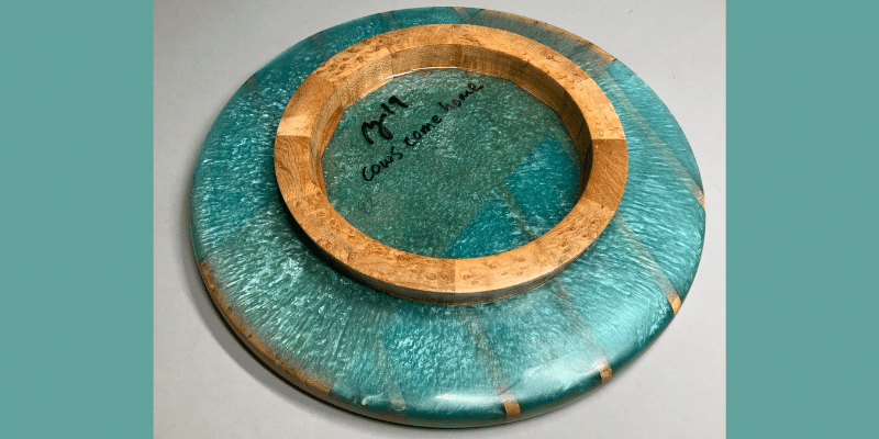 Bottom of platter with shell rim