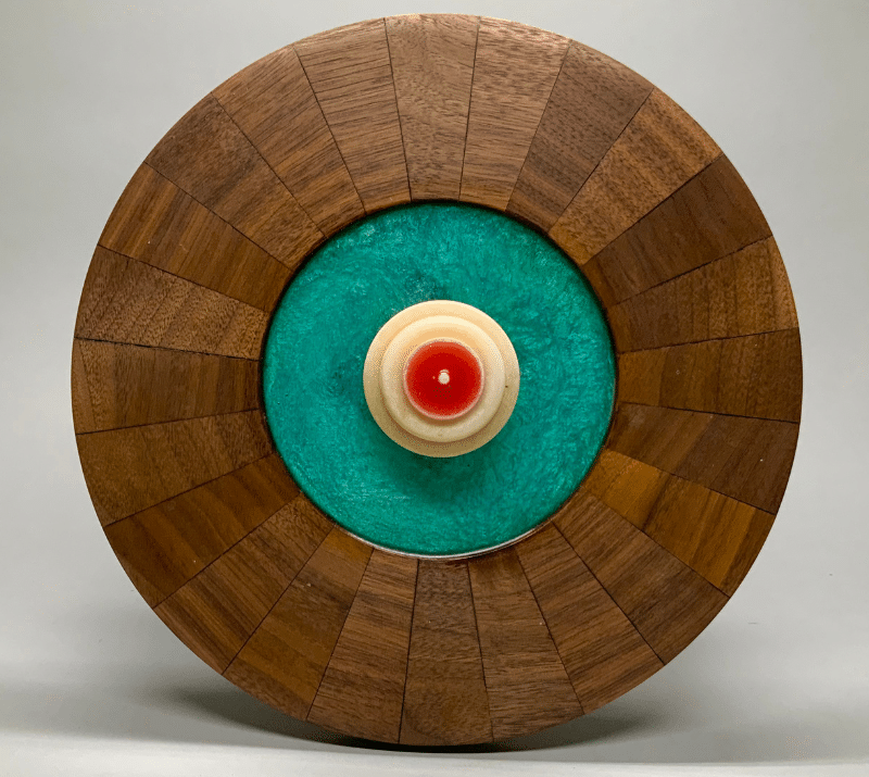 Platter with shell rim