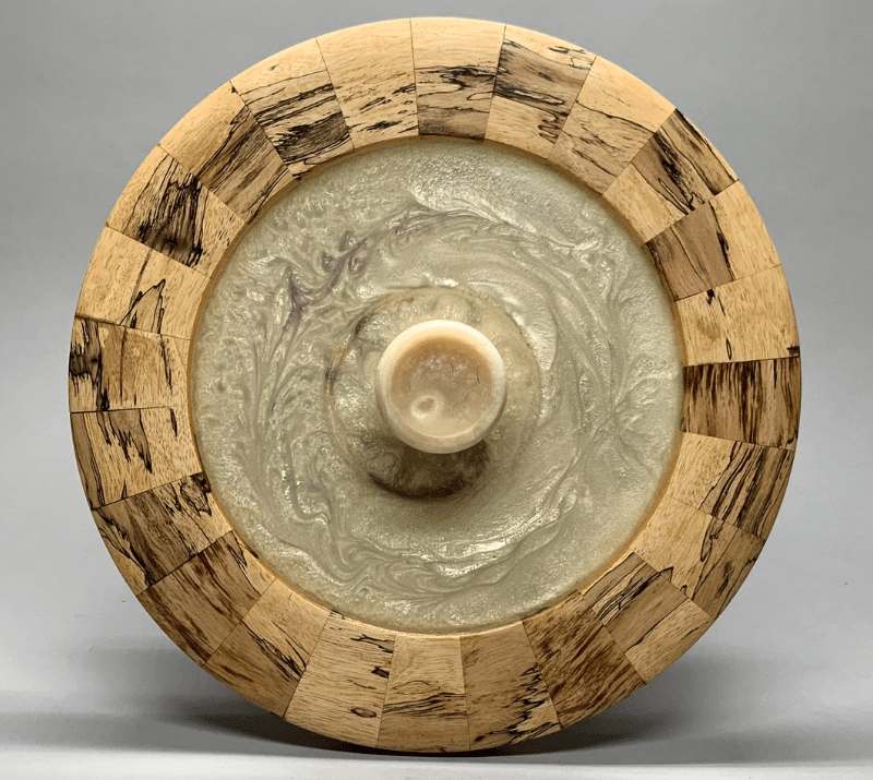 Platter with shell rim