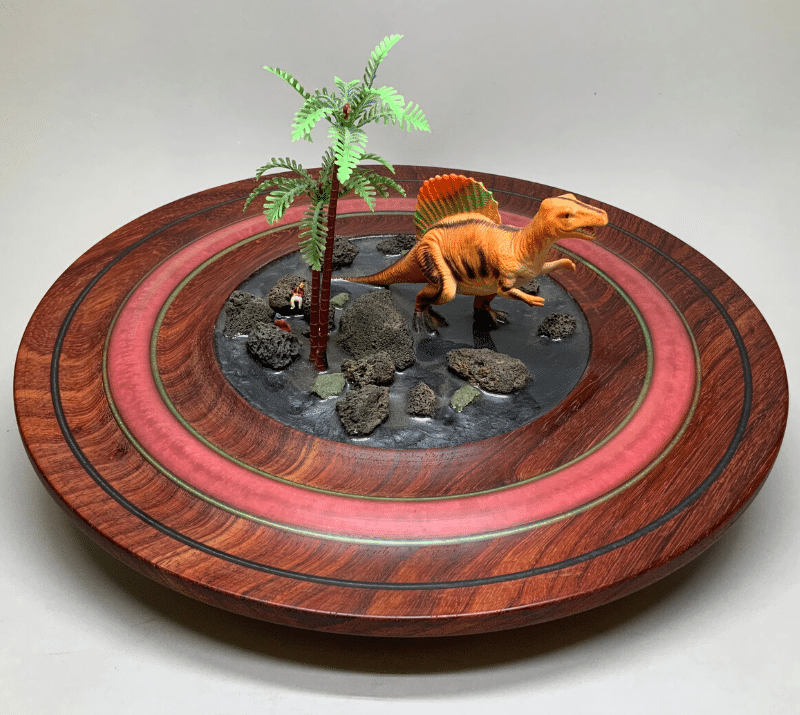 Platter with shell rim