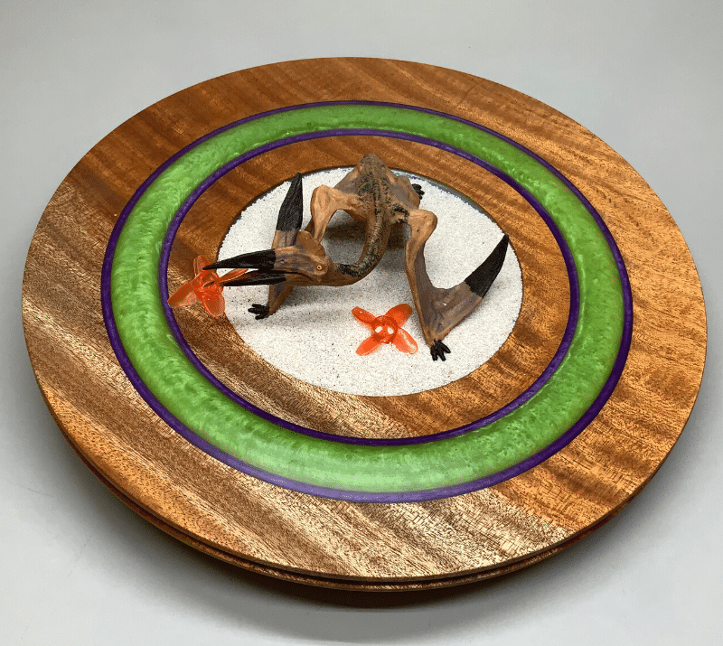 Platter with shell rim