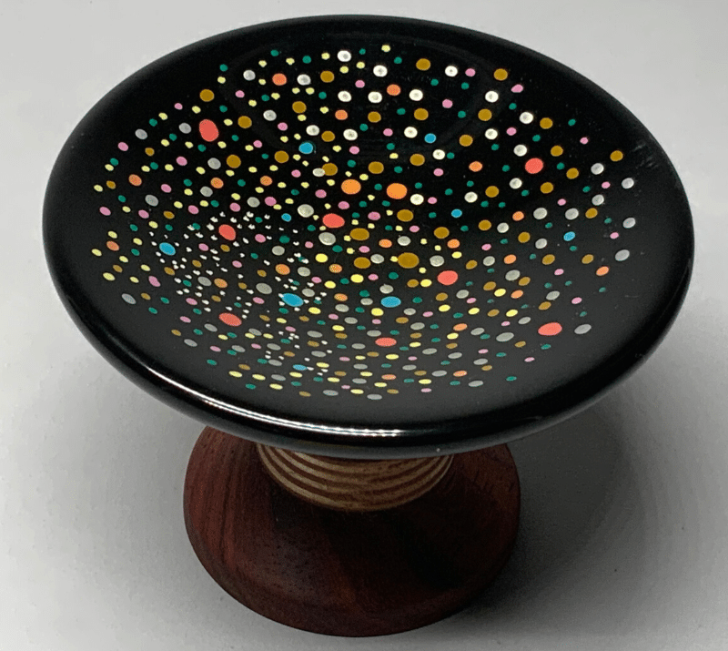 Platter with shell rim