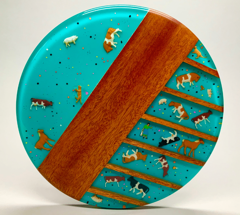 Platter with shell rim